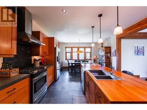 2442 Perrier  Lane, Nelson, BC - Indoor Photo Showing Kitchen With Double Sink With Upgraded Kitchen