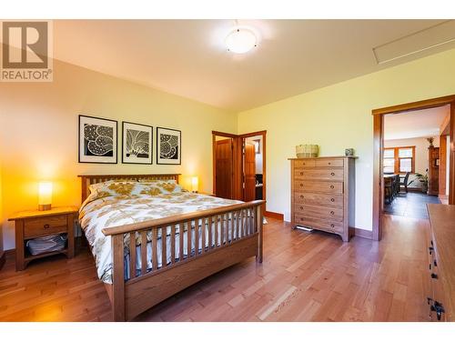 2442 Perrier  Lane, Nelson, BC - Indoor Photo Showing Bedroom