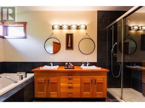 2442 Perrier  Lane, Nelson, BC - Indoor Photo Showing Bathroom