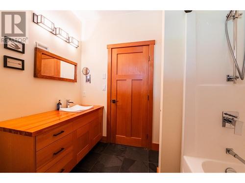 2442 Perrier  Lane, Nelson, BC - Indoor Photo Showing Bathroom