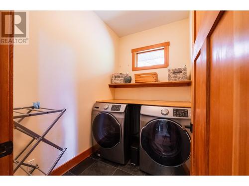 2442 Perrier  Lane, Nelson, BC - Indoor Photo Showing Laundry Room