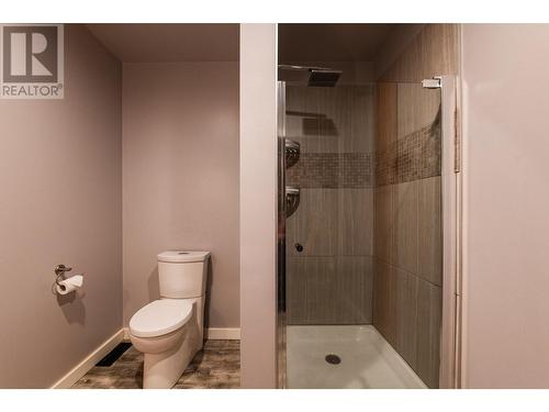 2442 Perrier  Lane, Nelson, BC - Indoor Photo Showing Bathroom