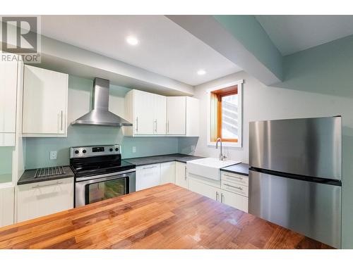 2442 Perrier  Lane, Nelson, BC - Indoor Photo Showing Kitchen