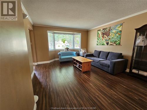 15 Stroud Crescent, London, ON - Indoor Photo Showing Living Room