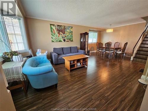 15 Stroud Crescent, London, ON - Indoor Photo Showing Living Room