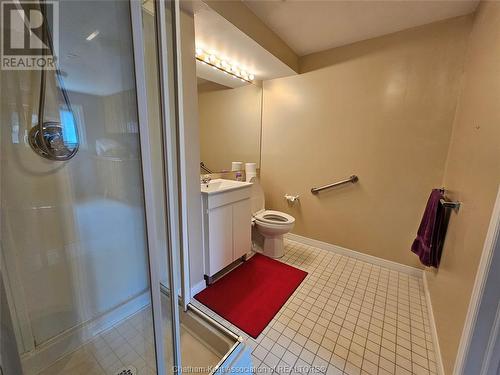 15 Stroud Crescent, London, ON - Indoor Photo Showing Bathroom