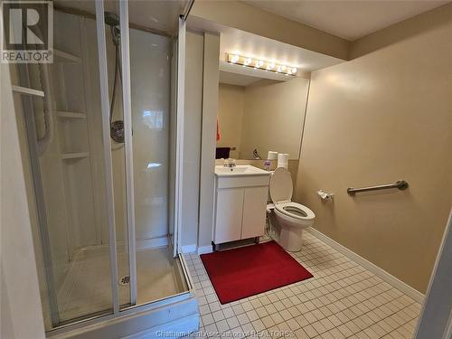 15 Stroud Crescent, London, ON - Indoor Photo Showing Bathroom