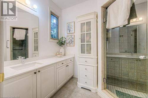 2141 Caroline Street Unit# 14, Burlington, ON - Indoor Photo Showing Bathroom