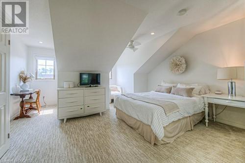 2141 Caroline Street Unit# 14, Burlington, ON - Indoor Photo Showing Bedroom