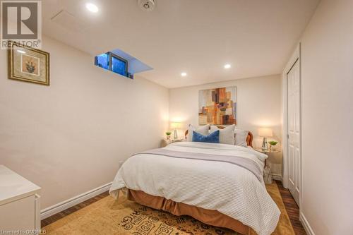 2141 Caroline Street Unit# 14, Burlington, ON - Indoor Photo Showing Bedroom