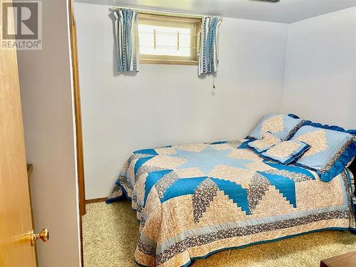 118 Brantford Crescent Nw, Calgary, AB - Indoor Photo Showing Bedroom