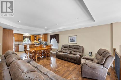 6 Katie, Kingsville, ON - Indoor Photo Showing Living Room