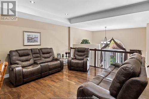 6 Katie, Kingsville, ON - Indoor Photo Showing Living Room