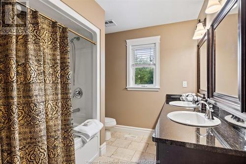 515 Huron, Lasalle, ON - Indoor Photo Showing Bathroom