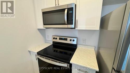 117 - 470 Dundas Street E, Hamilton (Waterdown), ON - Indoor Photo Showing Kitchen