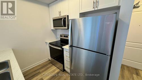 117 - 470 Dundas Street E, Hamilton (Waterdown), ON - Indoor Photo Showing Kitchen With Stainless Steel Kitchen