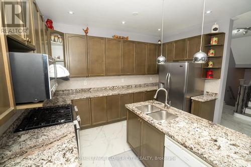 26 Ranchero Drive, Brampton (Fletcher'S Meadow), ON - Indoor Photo Showing Kitchen With Double Sink With Upgraded Kitchen