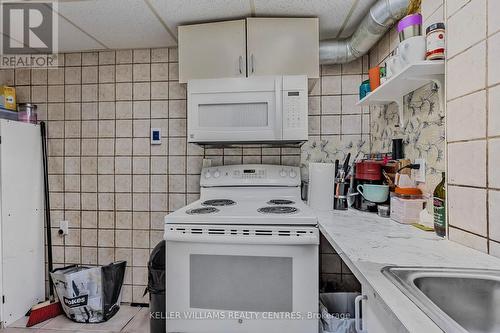 119 Watkins Glen Crescent, Aurora, ON - Indoor Photo Showing Kitchen