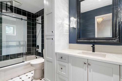 104 Christie Knoll Heights Sw, Calgary, AB - Indoor Photo Showing Bathroom