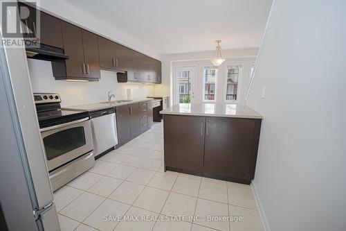 16 - 6020 Derry Road, Milton, ON - Indoor Photo Showing Kitchen