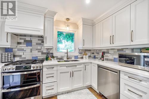 4274 Gayling Gardens, Mississauga (Erin Mills), ON - Indoor Photo Showing Kitchen With Stainless Steel Kitchen With Upgraded Kitchen