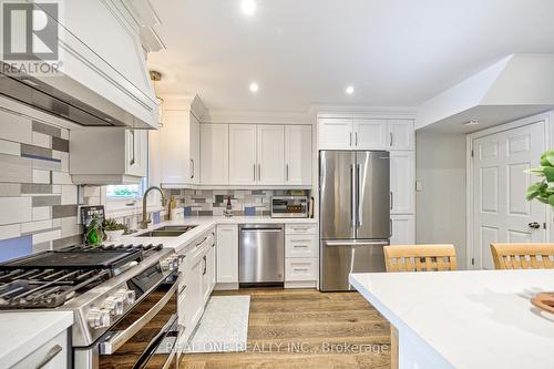 4274 Gayling Gardens, Mississauga (Erin Mills), ON - Indoor Photo Showing Kitchen With Stainless Steel Kitchen With Double Sink With Upgraded Kitchen