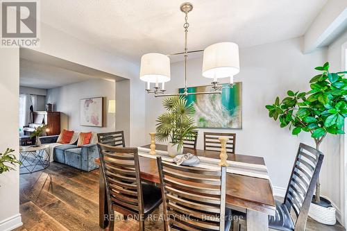 4274 Gayling Gardens, Mississauga, ON - Indoor Photo Showing Dining Room