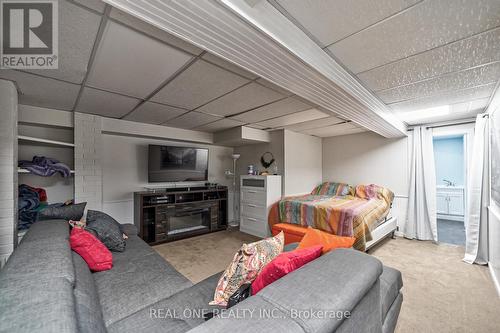 4274 Gayling Gardens, Mississauga, ON - Indoor Photo Showing Bedroom