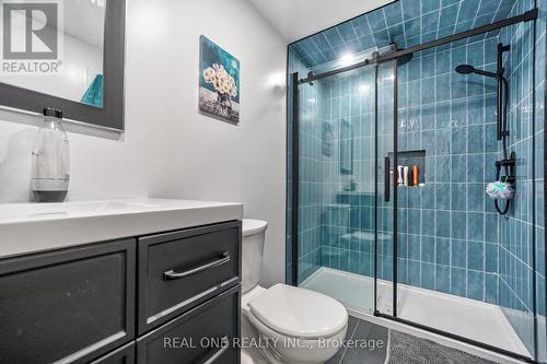 4274 Gayling Gardens, Mississauga, ON - Indoor Photo Showing Bathroom