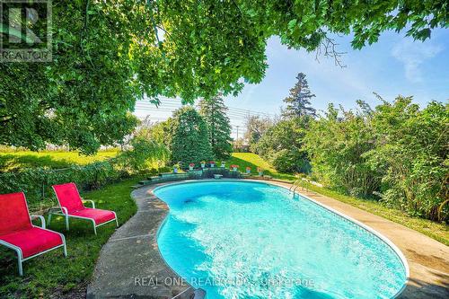 4274 Gayling Gardens, Mississauga, ON - Outdoor With In Ground Pool With Backyard