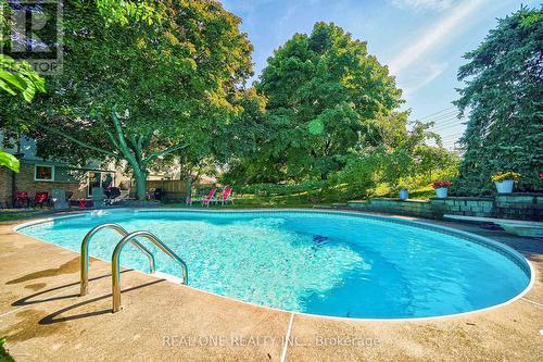 4274 Gayling Gardens, Mississauga, ON - Outdoor With In Ground Pool With Backyard