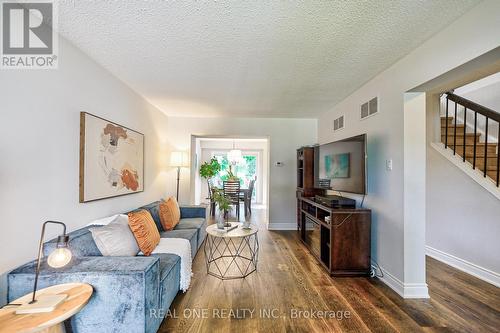 4274 Gayling Gardens, Mississauga (Erin Mills), ON - Indoor Photo Showing Living Room