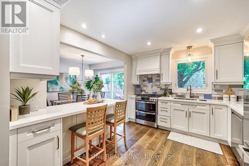 4274 Gayling Gardens, Mississauga (Erin Mills), ON - Indoor Photo Showing Kitchen With Upgraded Kitchen