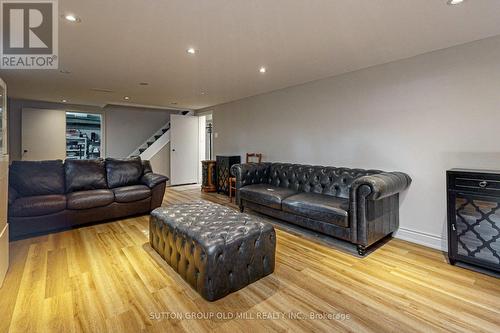 2 Bywood Drive, Toronto (Princess-Rosethorn), ON - Indoor Photo Showing Living Room