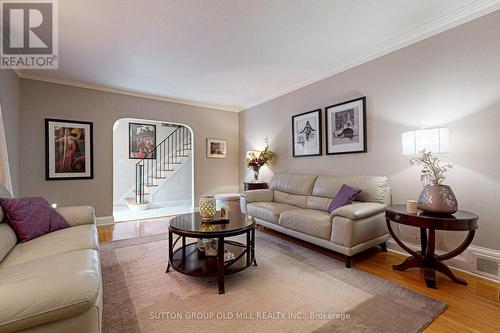 2 Bywood Drive, Toronto, ON - Indoor Photo Showing Living Room