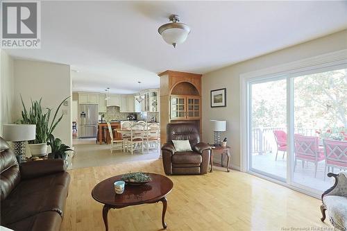 181 Woodlawn Lane, New Maryland, NB - Indoor Photo Showing Living Room