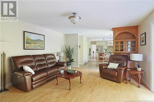 181 Woodlawn Lane, New Maryland, NB - Indoor Photo Showing Living Room