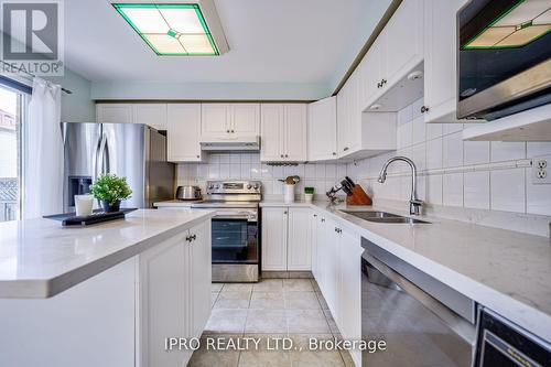 57 Seaside Circle, Brampton (Sandringham-Wellington), ON - Indoor Photo Showing Kitchen With Double Sink