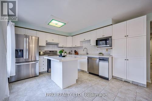 57 Seaside Circle, Brampton (Sandringham-Wellington), ON - Indoor Photo Showing Kitchen