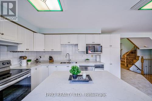 57 Seaside Circle, Brampton (Sandringham-Wellington), ON - Indoor Photo Showing Kitchen With Double Sink