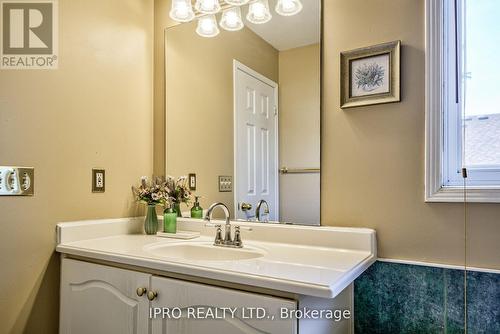 57 Seaside Circle, Brampton (Sandringham-Wellington), ON - Indoor Photo Showing Bathroom