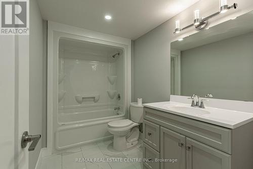 1337 Medway Park Drive, London, ON - Indoor Photo Showing Bathroom