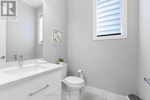 1337 Medway Park Drive, London, ON - Indoor Photo Showing Bathroom