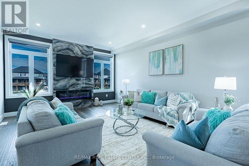 1337 Medway Park Drive, London, ON - Indoor Photo Showing Living Room