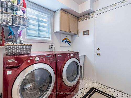 93 Drinkwater Road, Brampton (Fletcher'S West), ON - Indoor Photo Showing Laundry Room