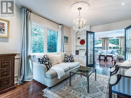 93 Drinkwater Road, Brampton, ON - Indoor Photo Showing Living Room