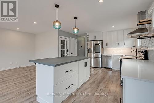 7 Garside Avenue S, Hamilton, ON - Indoor Photo Showing Kitchen With Upgraded Kitchen