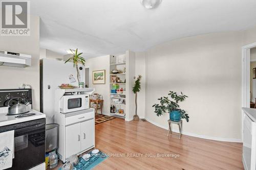 1258 Highway 6 N, Hamilton, ON - Indoor Photo Showing Kitchen