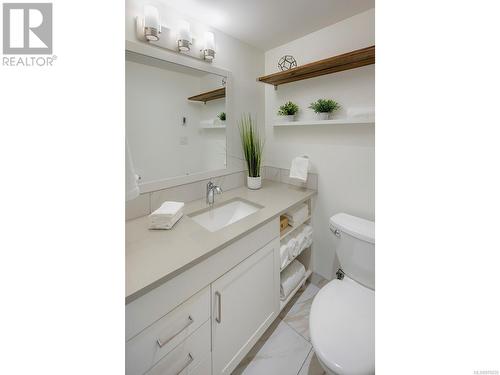 Primary ensuite. - 2 1146 Richardson St, Victoria, BC - Indoor Photo Showing Bathroom