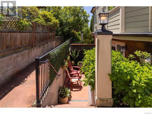 Outdoor entrance to private patio/entrance. - 2 1146 Richardson St, Victoria, BC - Outdoor